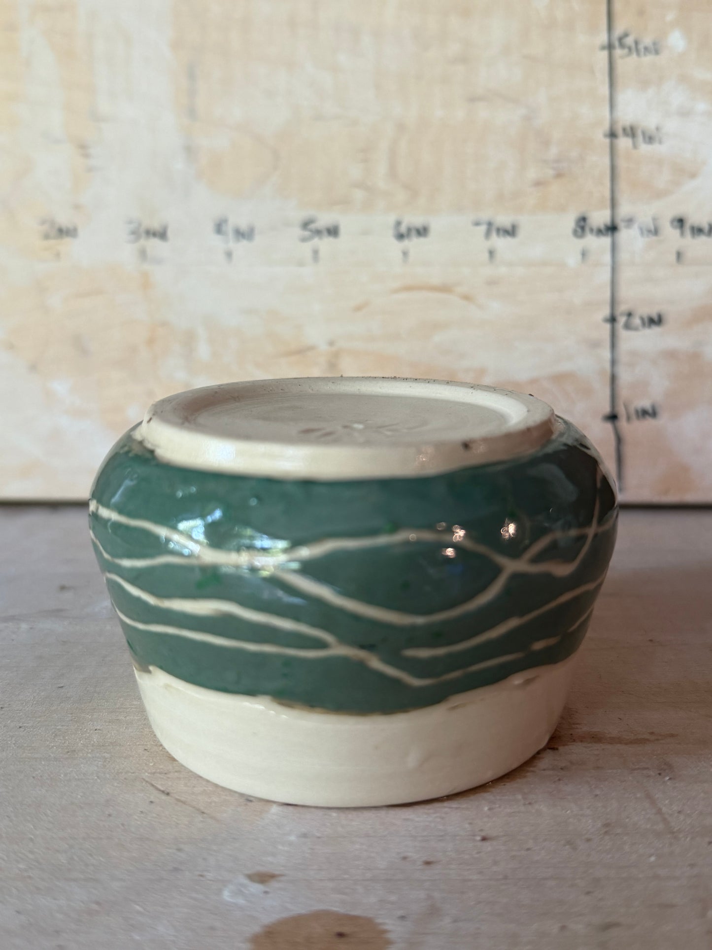 Carved design bowl/tea bowl/coffee ceramic cup