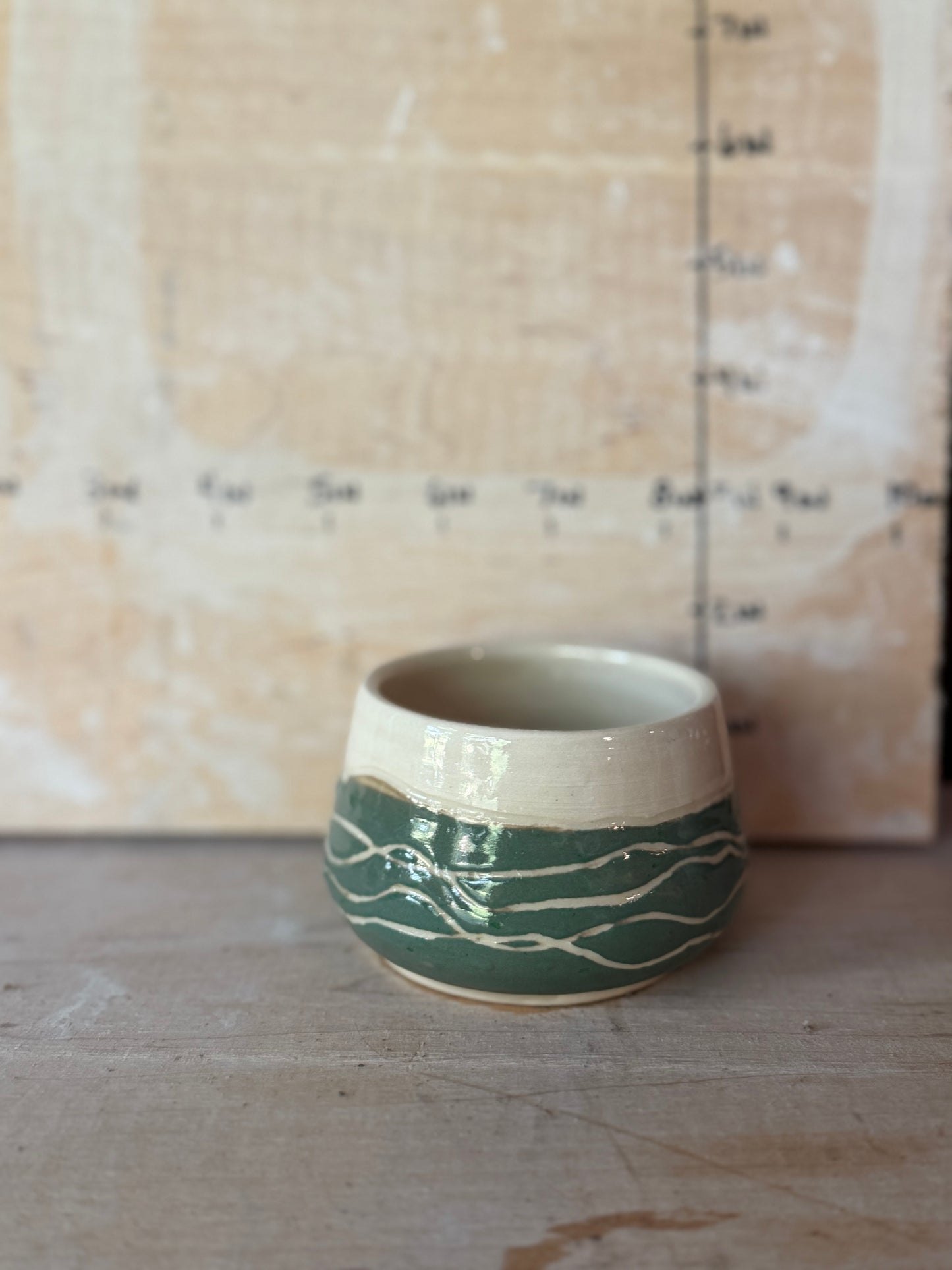 Carved design bowl/tea bowl/coffee ceramic cup
